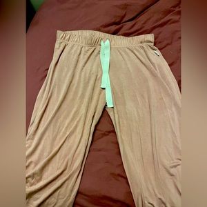 sleepwear pants!!! great condition only worn a couple times !!!!